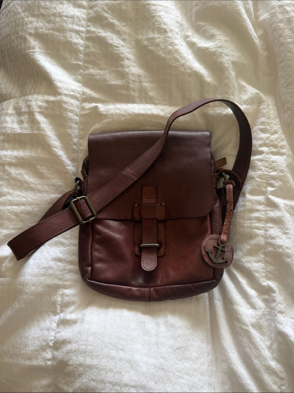 Women's Leather Crossbody Bag in Deep Brown